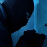 Παρήγγειλε φτερούγες κοτόπουλου και βρήκε $5.000 μέσα στο κουτί