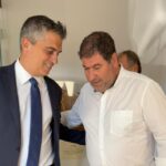 Παροχή εξηγήσεων για την προμήθεια και τοποθέτηση καλλιτεχνικού έργου – Αποκατάσταση αφαιρεθέντος επιτοίχιου αντιγράφου φωτογραφίας ιστορικής απεικόνισης της πόλεως των Γρεβενών στην αίθουσα δημοτικού συμβουλίου Γρεβενών